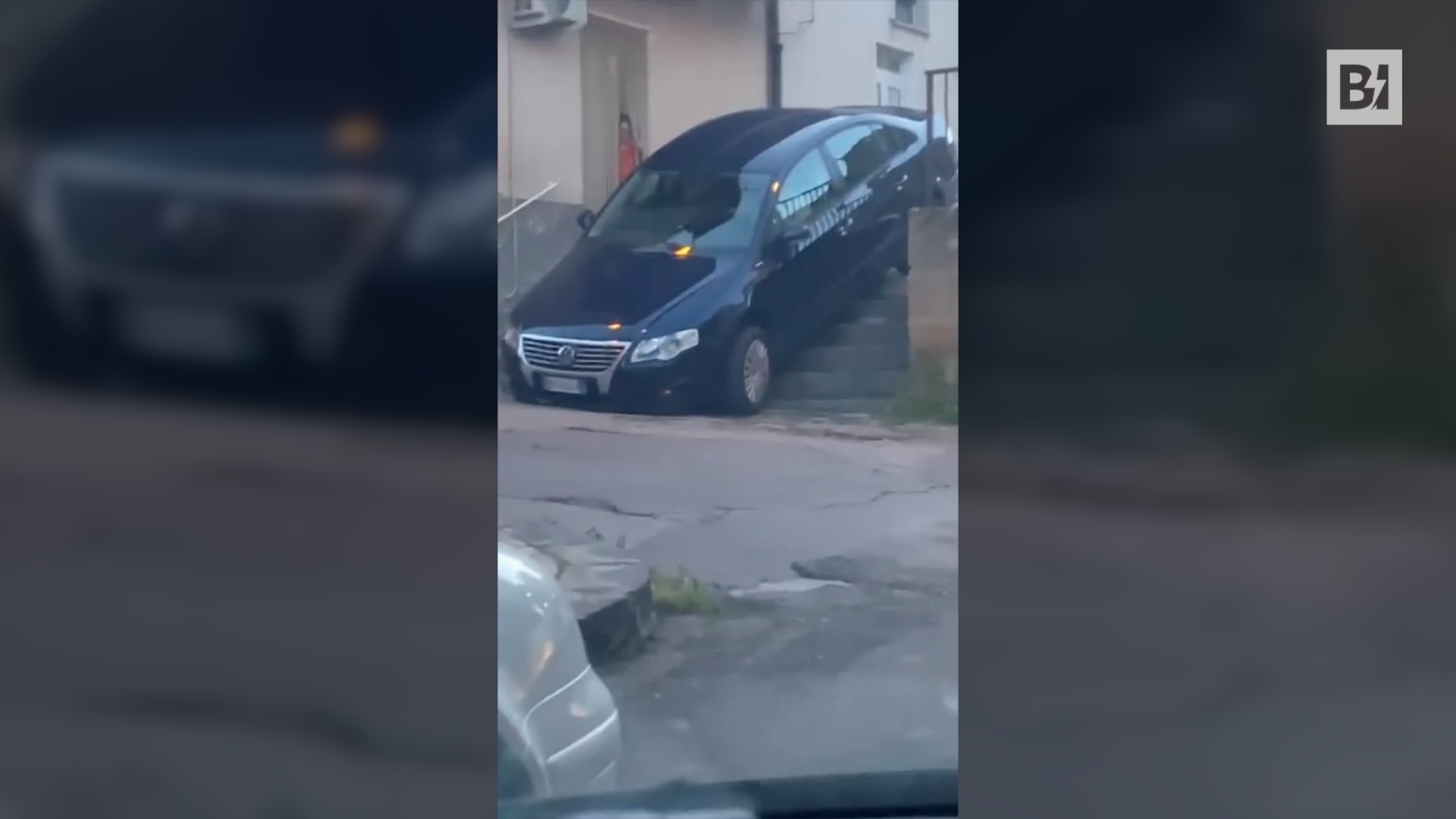 Caltanissetta, sbaglia strada e finisce con l’auto su…