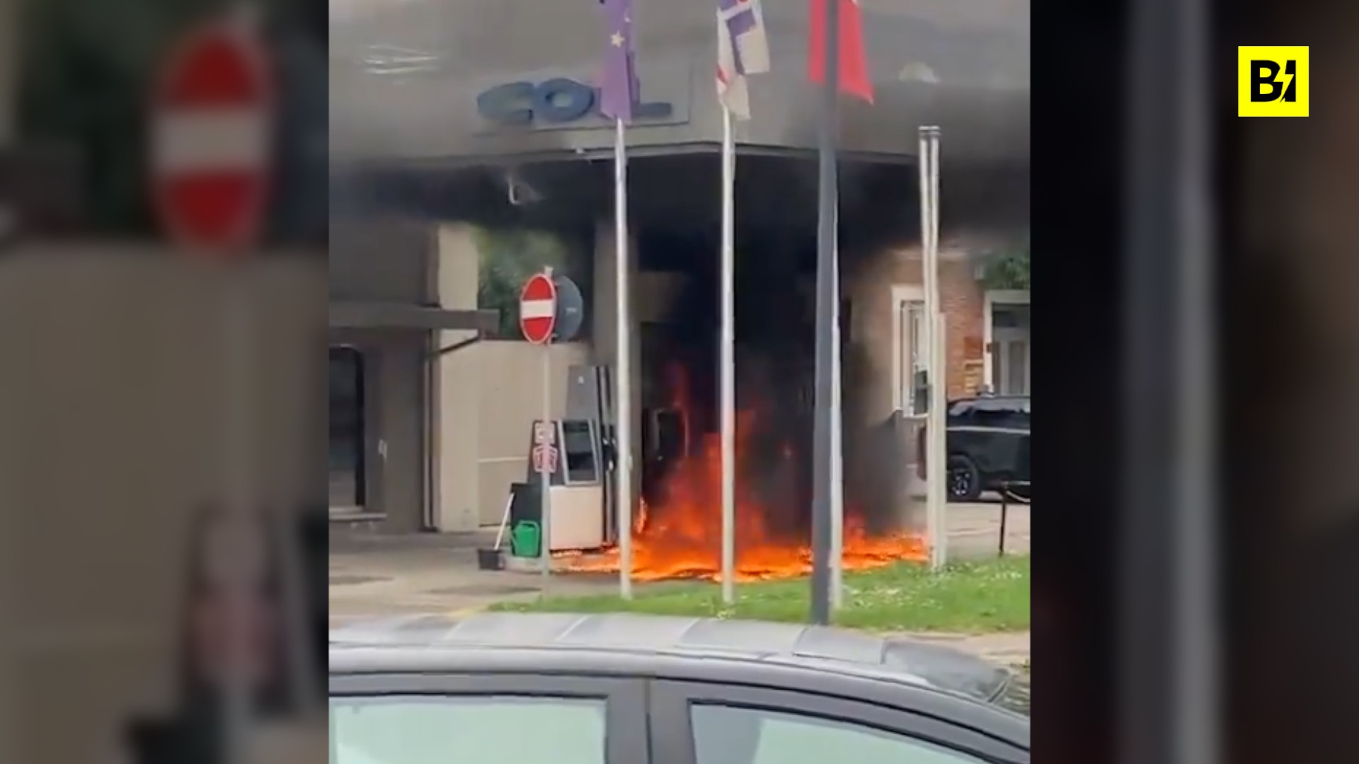 Tragedia sfiorata a Ravenna: un uomo appicca un…