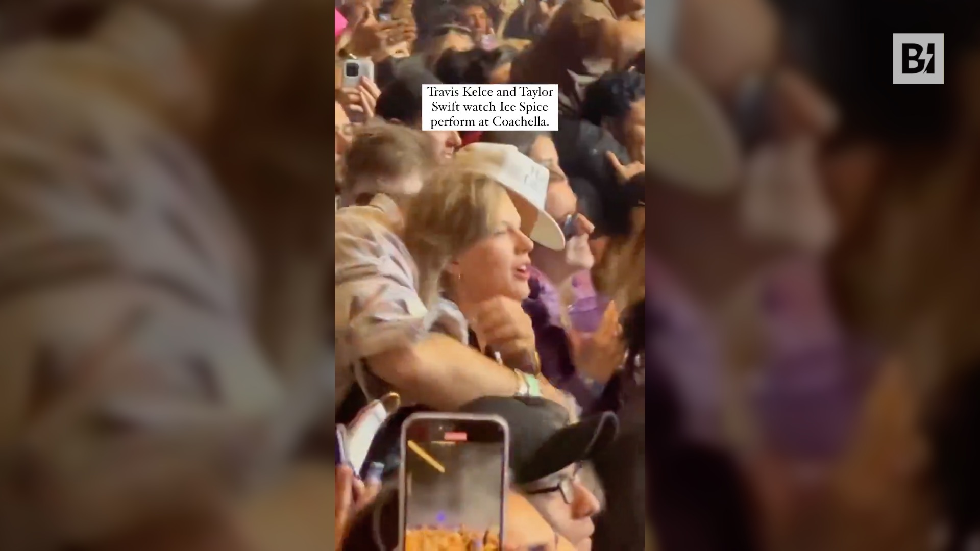 Taylor Swift al Coachella, bacio appassionato con il…