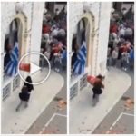 En Corfú, el tradicional lanzamiento de jarrones acaba destrozando la cabeza de una mujer