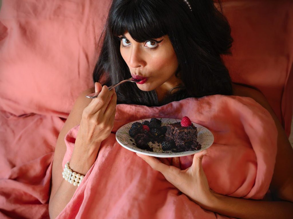 Jameela Jamil devastata dai lassativi per dimagrire