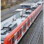 Tunecina manosea a una mujer en un tranvía y es atacada por pasajeros: le cortan el brazo