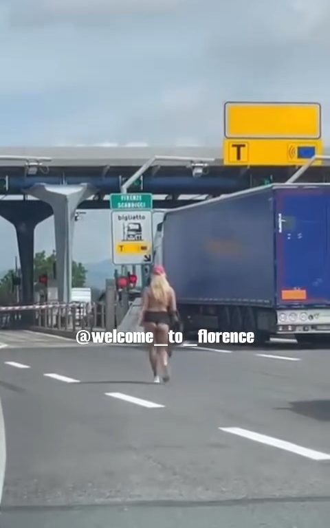 Fille nue sur l'autoroute Florence-Pise : frénésie sur les réseaux sociaux