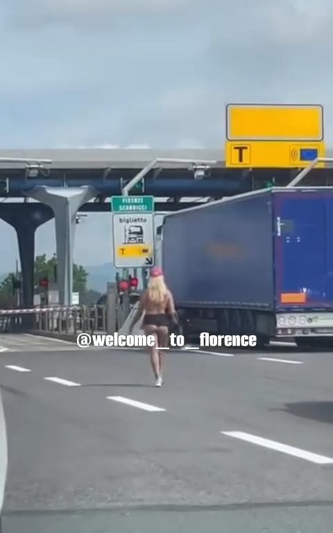 Chica desnuda en la autopista Florencia-Pisa: frenesí en las redes sociales