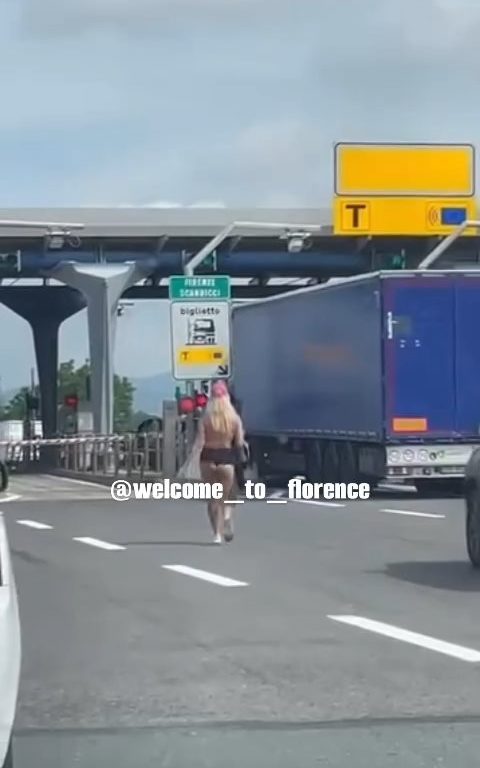 Fille nue sur l'autoroute Florence-Pise : frénésie sur les réseaux sociaux