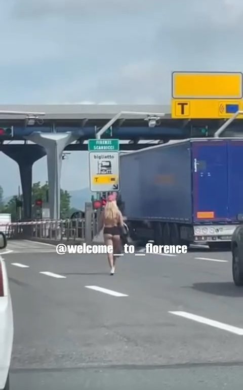 Chica desnuda en la autopista Florencia-Pisa: frenesí en las redes sociales