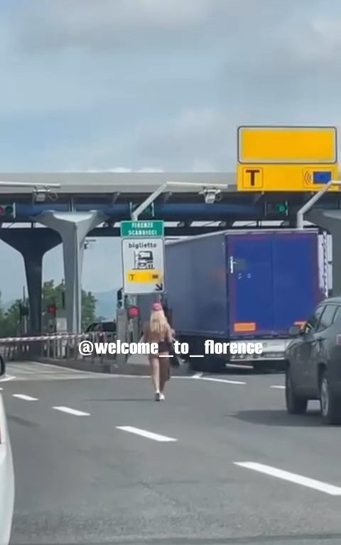 Chica desnuda en la autopista Florencia-Pisa: frenesí en las redes sociales