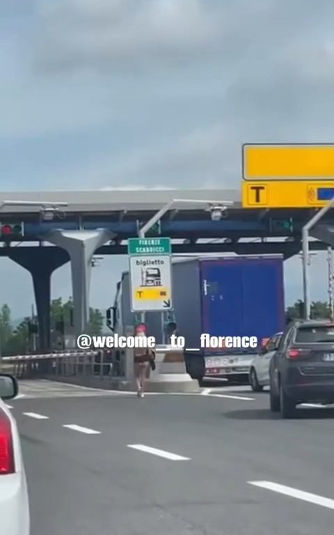 Chica desnuda en la autopista Florencia-Pisa: frenesí en las redes sociales