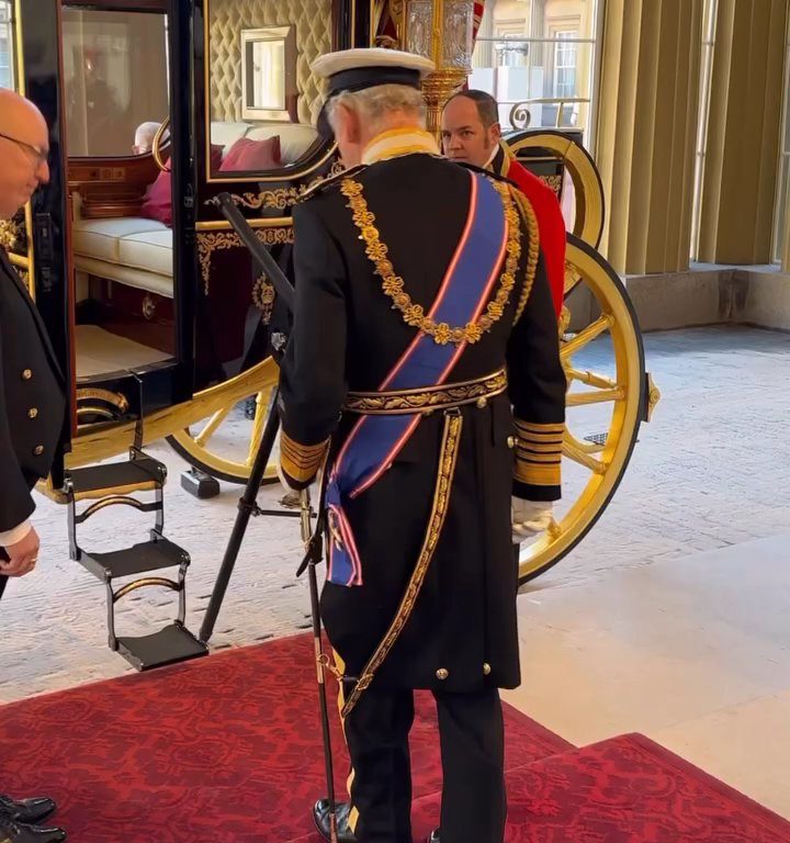 Le roi Charles en colère contre William et Kate, blâmé dans une vidéo sociale : "C'est comme ça qu'ils font toujours"