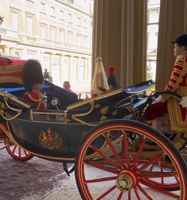 Le roi Charles en colère contre William et Kate, blâmé dans une vidéo sociale : "C'est comme ça qu'ils font toujours"