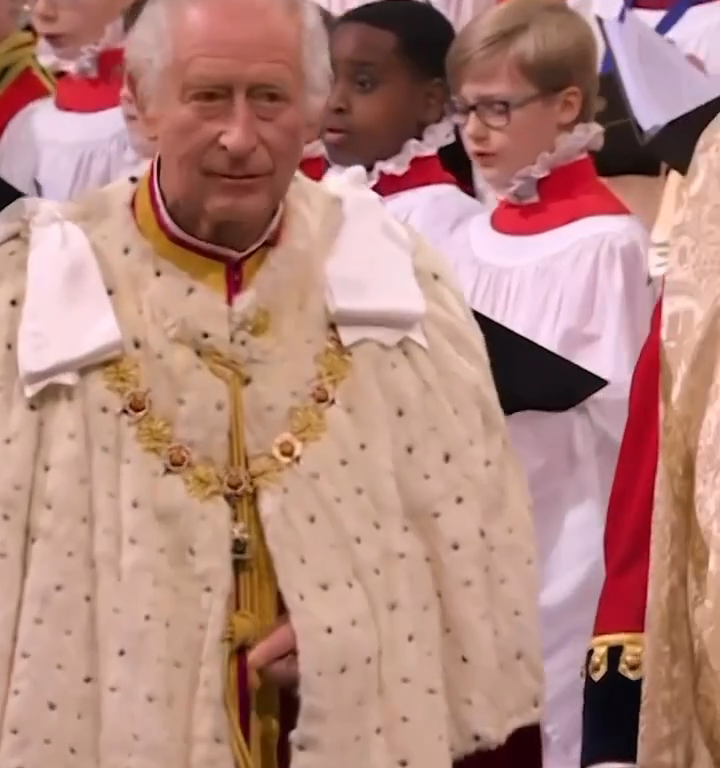 Le roi Charles en colère contre William et Kate, blâmé dans une vidéo sociale : "C'est comme ça qu'ils font toujours"