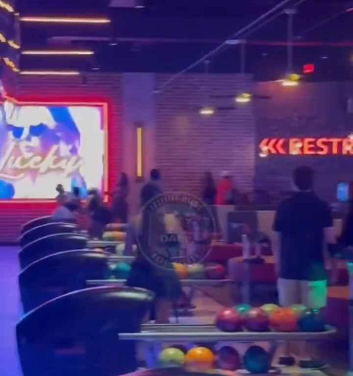 Bagarre au bowling, femme frappée à la tête avec une balle vidéo