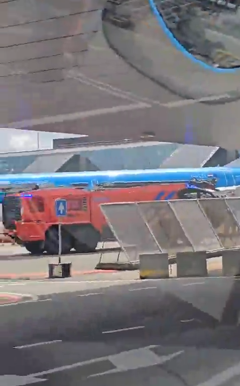 Un hombre aplastado en el motor de un avión de KLM: escena de terror, caos en el aeropuerto