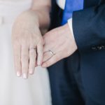 Se queda viudo y se va a vivir con los padres de ella: se enamora de su suegra y se casa con ella.