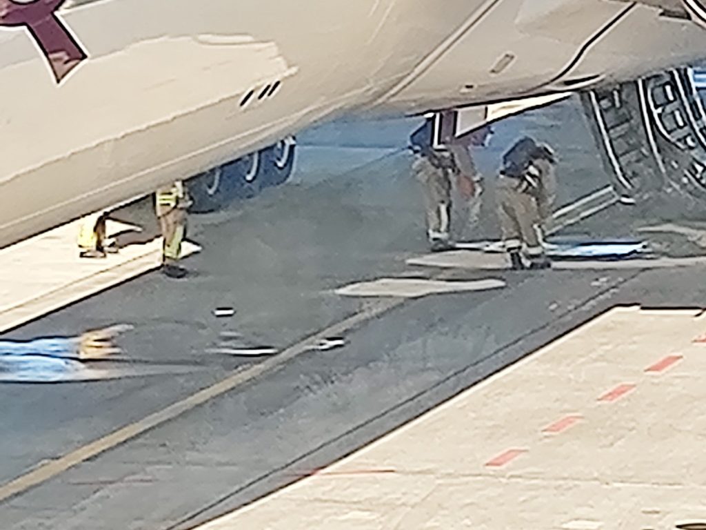 Avión sin aire acondicionado se convierte en horno: pasajeros obligados a desnudarse