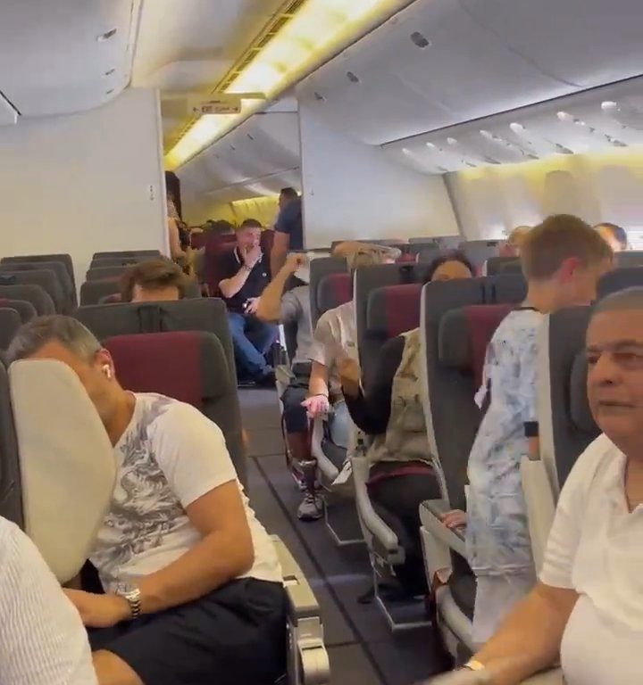 Avión sin aire acondicionado se convierte en horno: pasajeros obligados a desnudarse