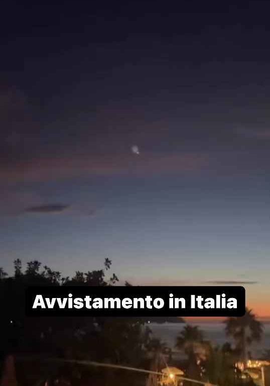 Alarma ovni en el cielo de Italia: extraña luz en el cielo en videos sociales