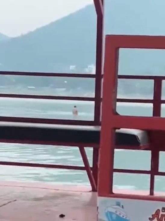 Pareja hace el amor en la presa pero es filmada por turistas video se vuelve viral