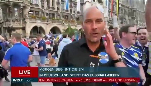 EM 2024, schottischer Fan zieht seinen Kilt hoch und zeigt die „Wurst“ live im Fernsehen