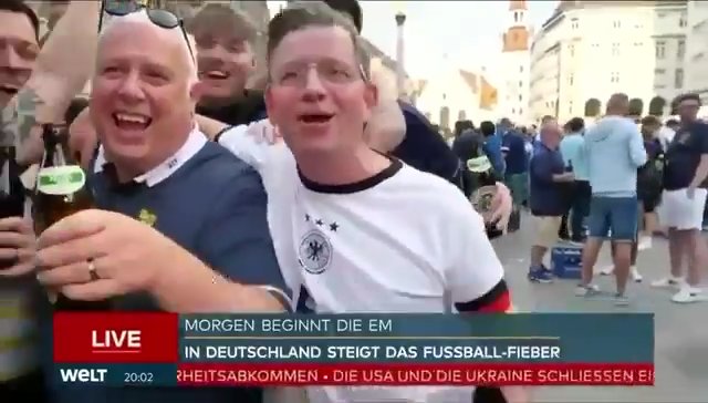 EM 2024, schottischer Fan zieht seinen Kilt hoch und zeigt die „Wurst“ live im Fernsehen