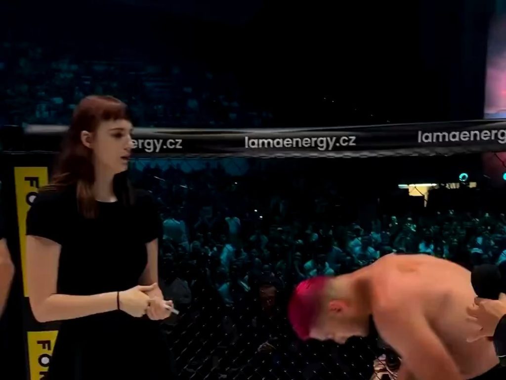 Luchadora de MMA pierde el combate y pide la mano de su novia y lo humilla en vivo por TV