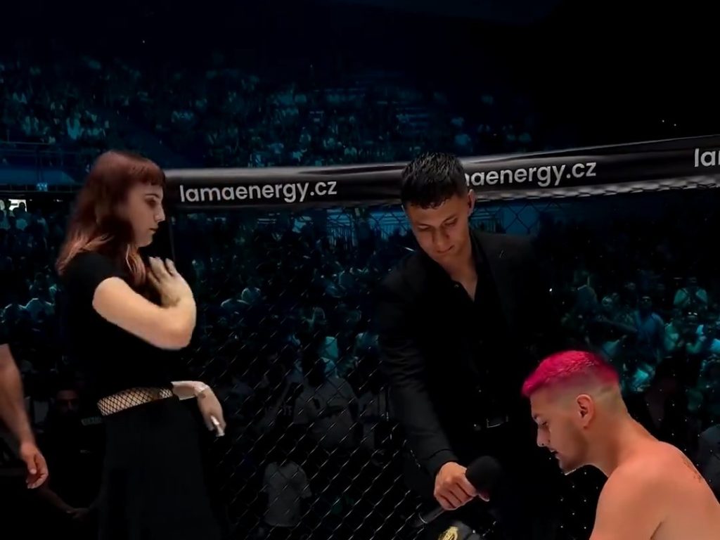 Luchadora de MMA pierde el combate y pide la mano de su novia y lo humilla en vivo por TV