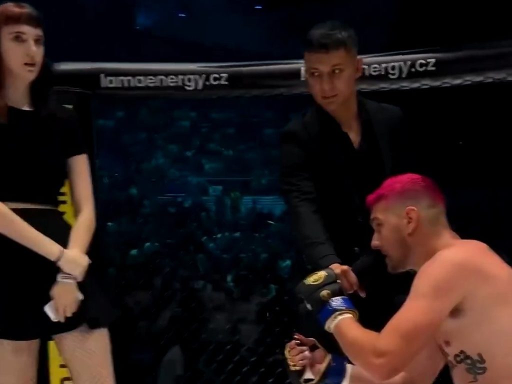 Luchadora de MMA pierde el combate y pide la mano de su novia y lo humilla en vivo por TV