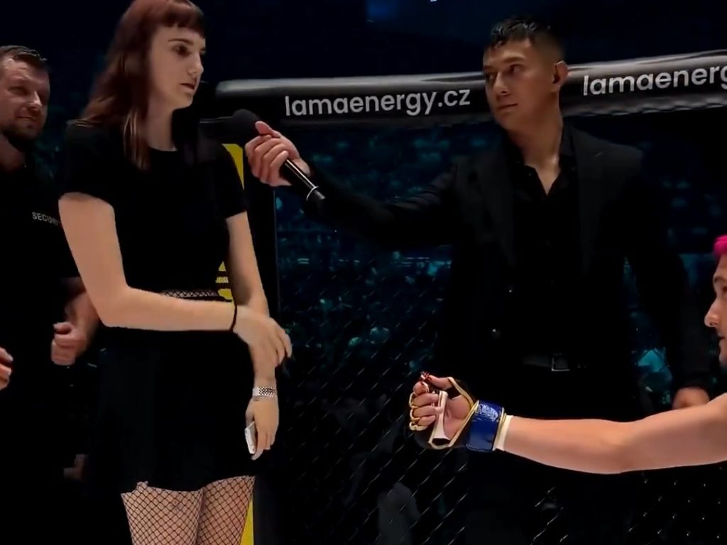 Luchadora de MMA pierde el combate y pide la mano de su novia y lo humilla en vivo por TV