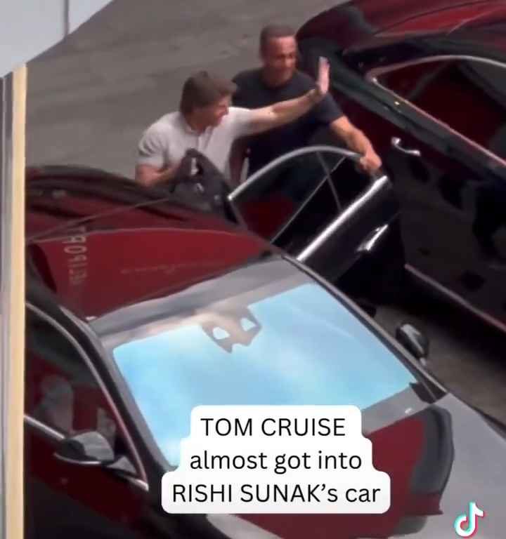 Gaffe di Tom Cruise, filmato mentre "ruba" l'auto al premier Sunak