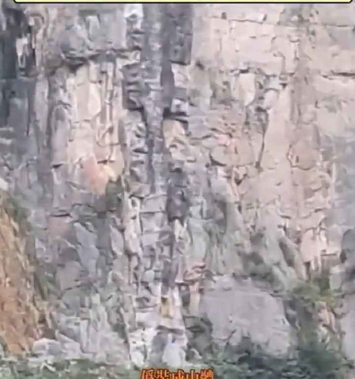 La cascade la plus haute et la plus spectaculaire de Chine est fausse : une vidéo révèle une arnaque