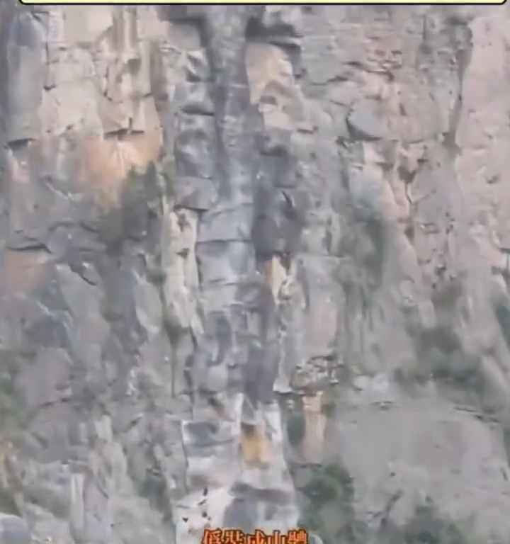 La cascade la plus haute et la plus spectaculaire de Chine est fausse : une vidéo révèle une arnaque