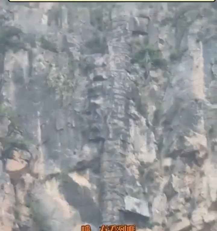 La cascade la plus haute et la plus spectaculaire de Chine est fausse : une vidéo révèle une arnaque