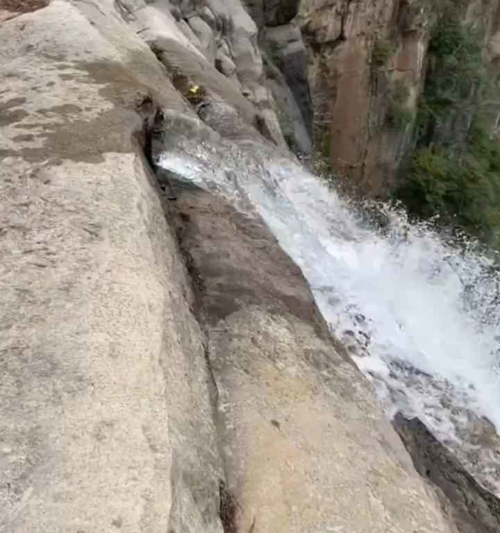 La cascada más alta y espectacular de China es falsa: video revela estafa