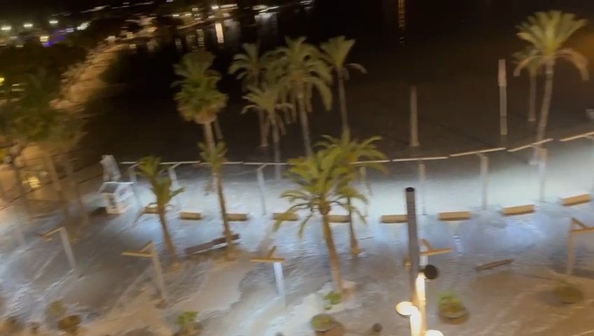 Meteotsunami auf Mallorca, das Meer dringt in Puerto Alcudia ein: virale Videos