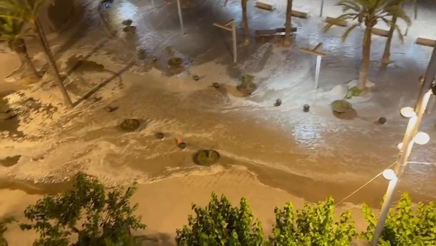 Meteotsunami en Mallorca, el mar invade Puerto Alcudia: vídeos virales