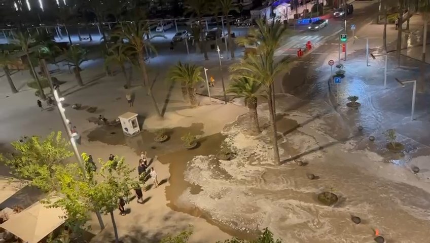 Meteotsunami en Mallorca, el mar invade Puerto Alcudia: vídeos virales