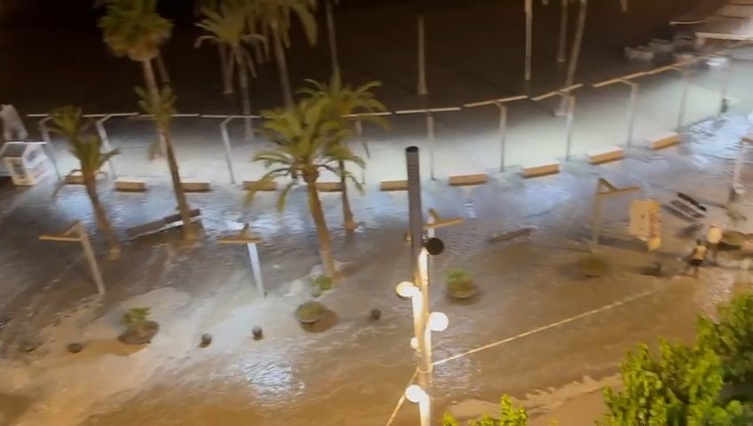 Meteotsunami en Mallorca, el mar invade Puerto Alcudia: vídeos virales