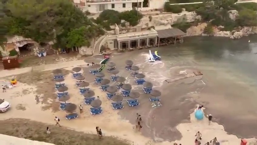 Meteotsunami auf Mallorca, das Meer dringt in Puerto Alcudia ein: virale Videos