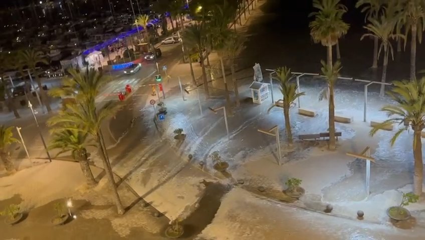 Meteotsunami auf Mallorca, das Meer dringt in Puerto Alcudia ein: virale Videos