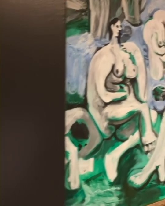 Exposición de Picasso solo para mujeres; el juez abre a todos los cuadros de los baños en señal de protesta