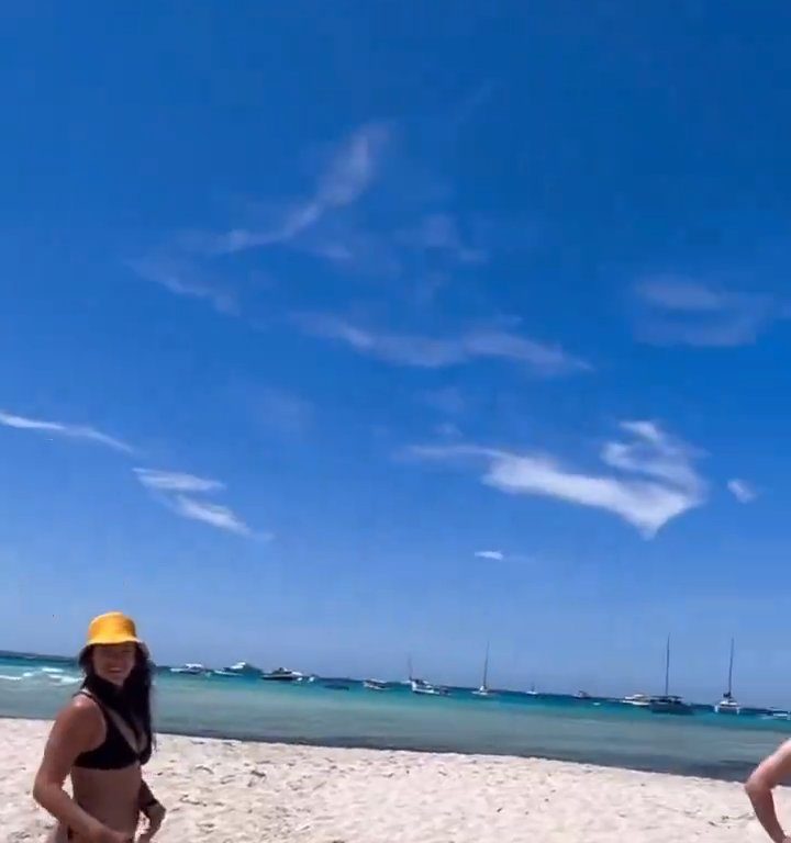 Una lancha fuera de control se estrella en una playa de Formentera y no hay heridos