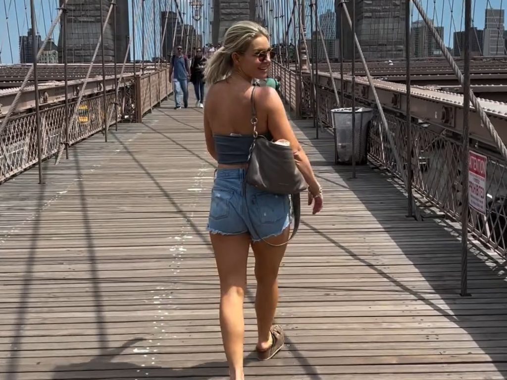 Des nœuds au vent dans les rues de New York : "C'est pour les droits des femmes"