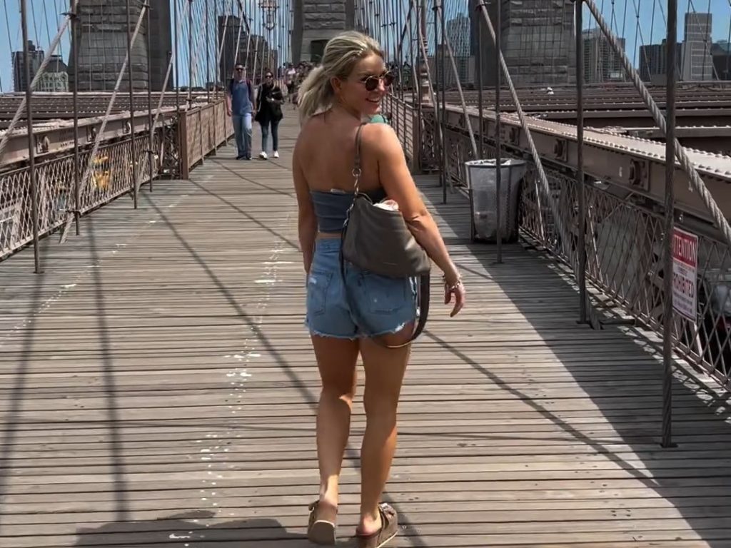 Des nœuds au vent dans les rues de New York : "C'est pour les droits des femmes"