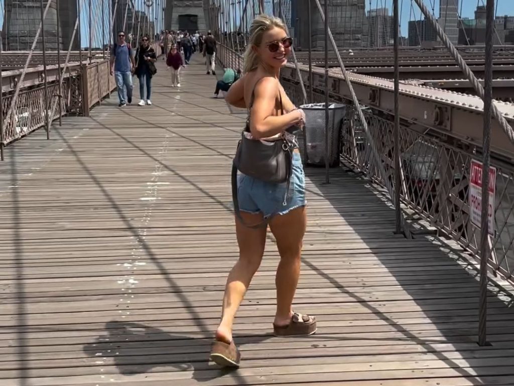 Des nœuds au vent dans les rues de New York : "C'est pour les droits des femmes"