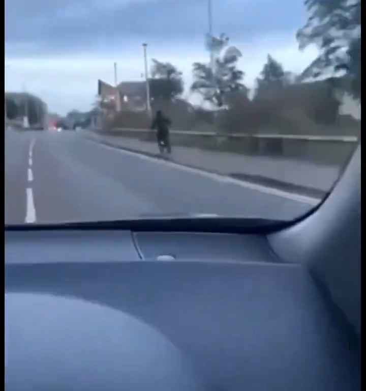 Il se filme en train d'écraser volontairement un cycliste puis diffuse la vidéo sur les réseaux sociaux