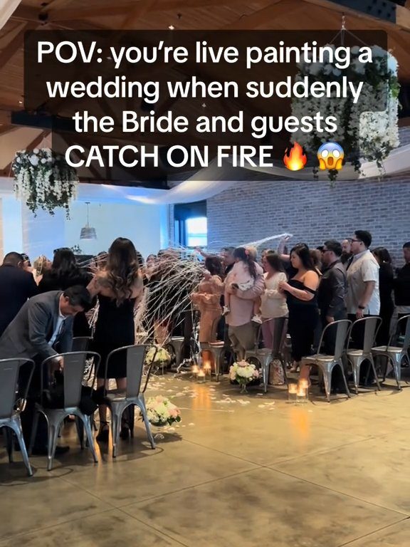 La mariée prend feu pendant la cérémonie, éteinte avec des seaux : il y a une vidéo