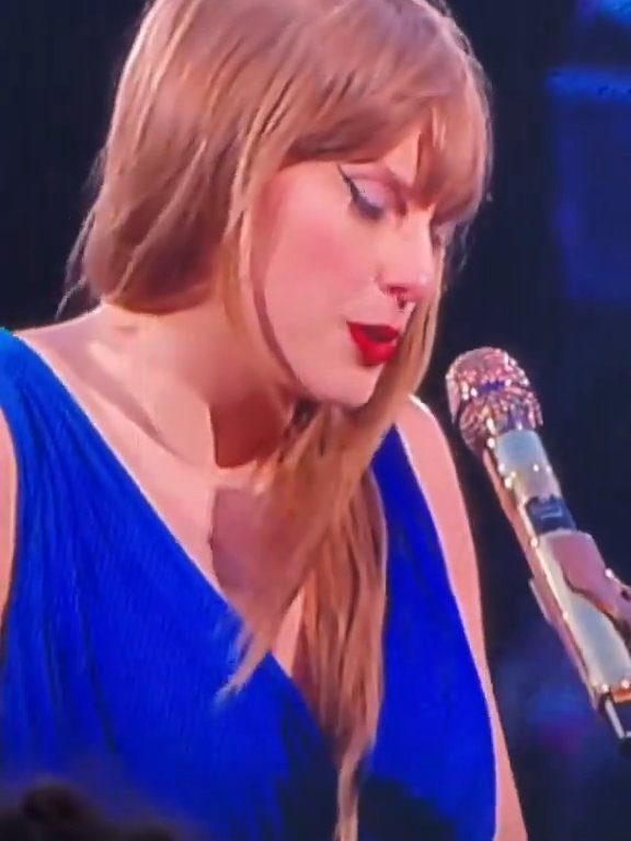 Taylor Swift obligada a comer mocos en el escenario: la culpa es del frío