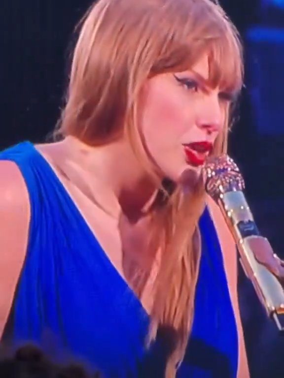 Taylor Swift obligada a comer mocos en el escenario: la culpa es del frío