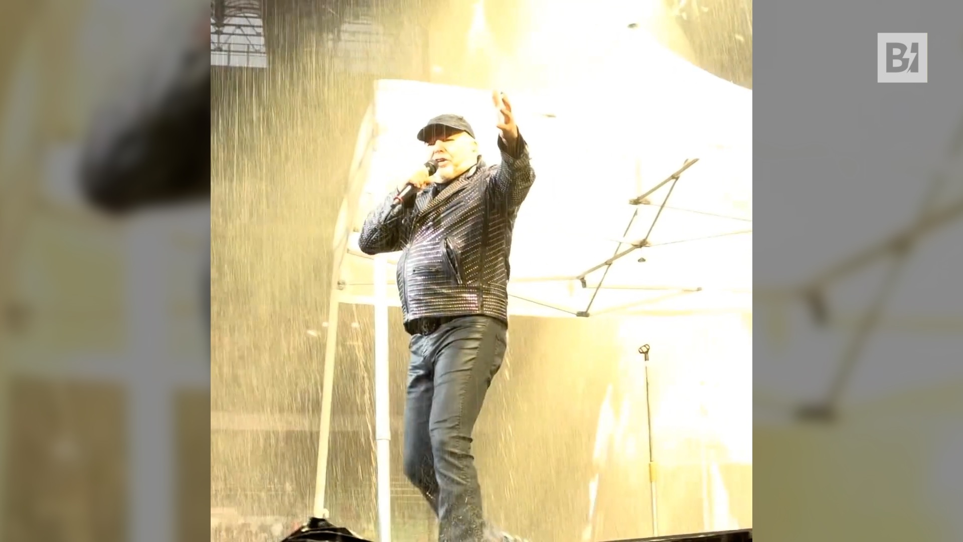 Diluvio rock su San Siro: la bomba d’acqua…