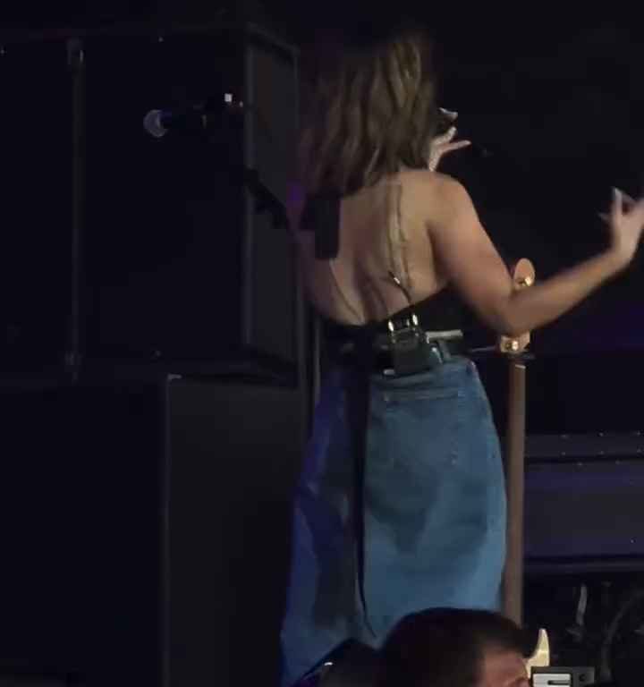 Gaffe sur scène pour Maren Morris, elle chante sans culotte et sa vidéo devient virale